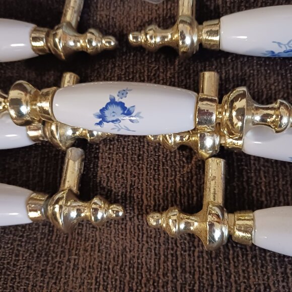 Kitchen Cabinet Door Handles, Set of  7 Plus Hardware - Picture 2 of 3